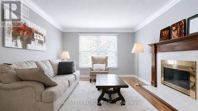Photo du bâtiment - 1469 Sprucewood Terrace