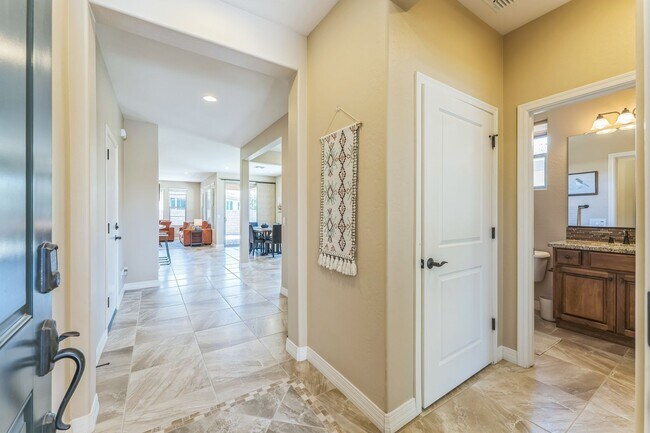 Foto del edificio - Resort Community - Queen Creek Furnished R...