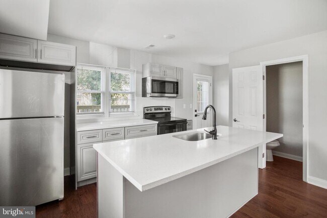 Foto del edificio - 4837 Beaufort Ave