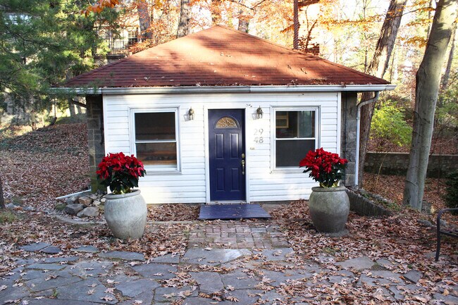 cottage - 2948 Albemarle St NW