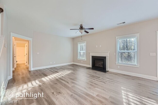 Foto del edificio - 5 br, 3 bath House - 2501 Wevok Way SE UNIT