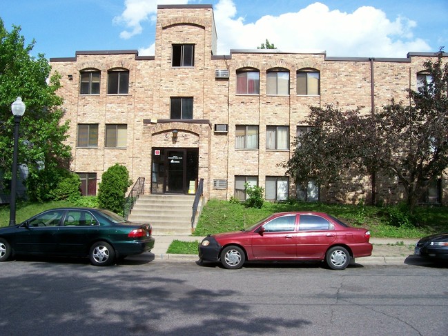Building Photo - 2631 Columbus Ave