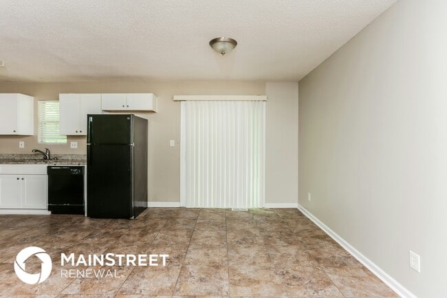 Building Photo - 7220 Woodcreek Way