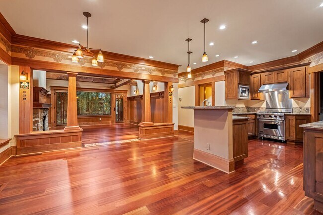 Foto del edificio - Luxury 3-Bedroom, 2.5-Bath Townhouse Retre...
