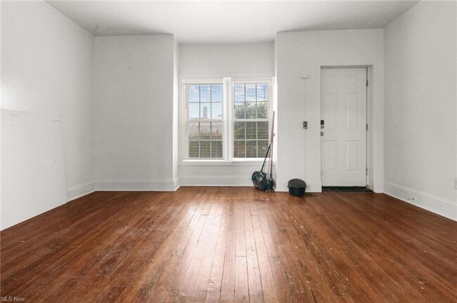 Foto del edificio - 15416 Waterloo Rd