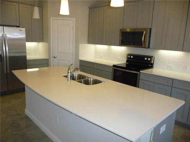 Foto del edificio - 16022 Remington Reserve Way