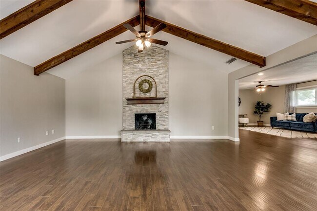 Building Photo - 972 Trophy Club Dr