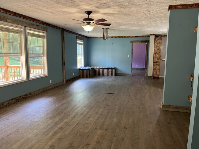 Building Photo - 316 Roses Branch