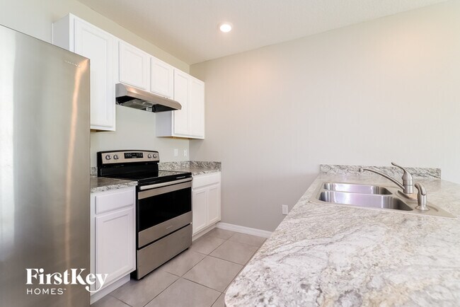Foto del edificio - 249 Meadowbrook Blvd