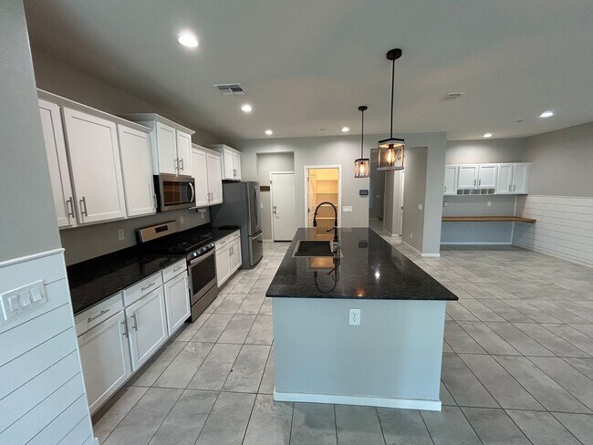 Foto del edificio - 21381 W Hubbell St