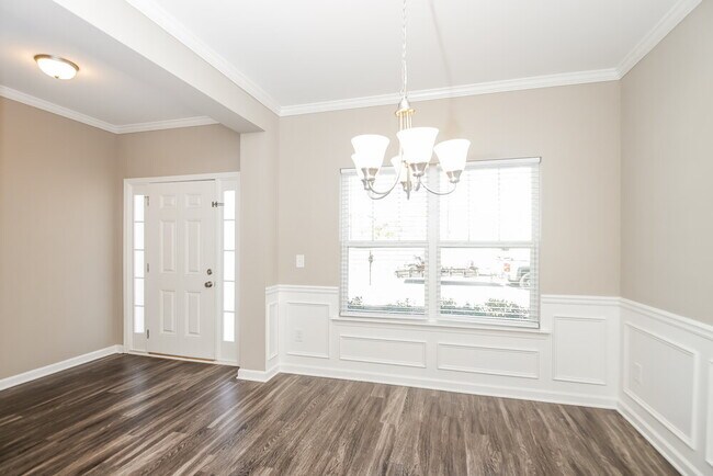 Foto del edificio - 654 Fieldcrest Dr