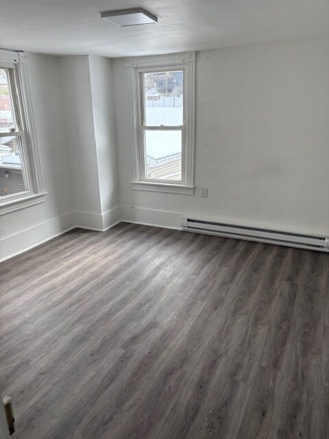 Parte trasera del dormitorio - 105 W Ridge St