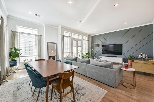 Foto del edificio - 1040 W 26th St