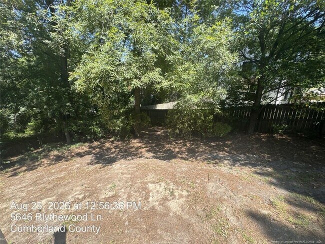 Foto del edificio - 5646 Blythewood Ln