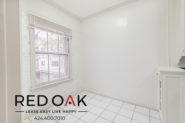 Foto del edificio - 808 S Hobart Blvd