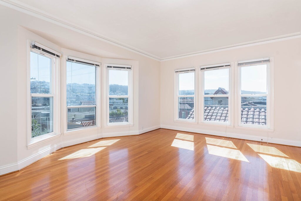 Primary Photo - 100 Capra Way
