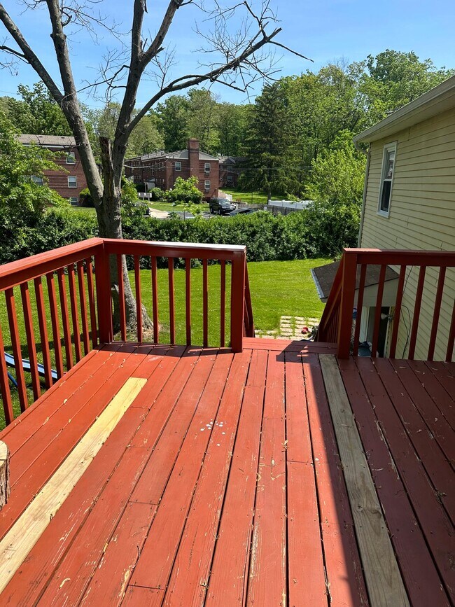 Foto del edificio - 337 E 2nd St