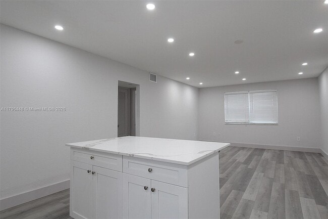Building Photo - 17255 SW 95th Ave