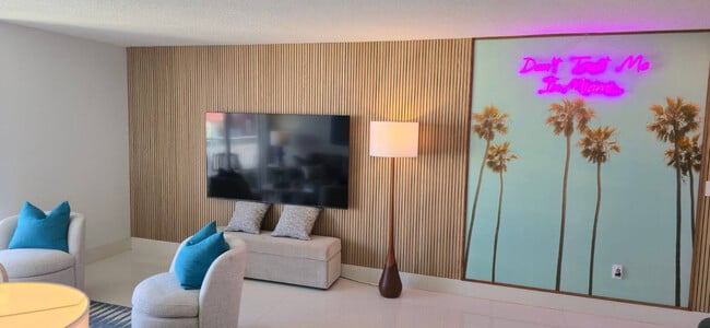 Building Photo - 1 SE 12th St