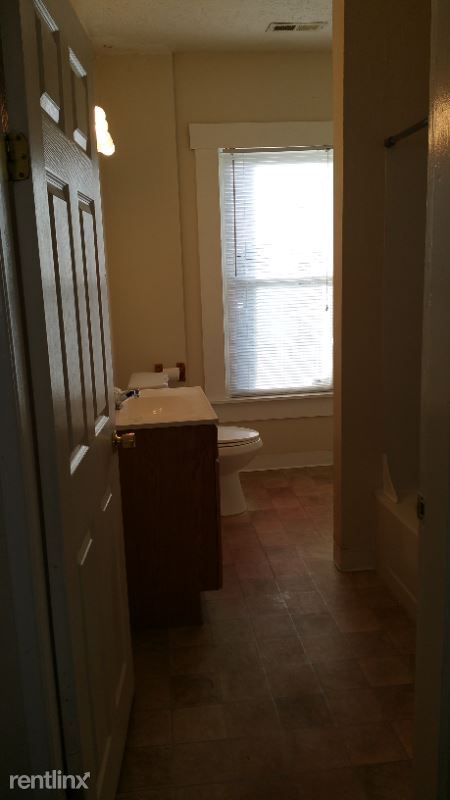 Building Photo - 3 br, 1 bath House - 554 Hanford St