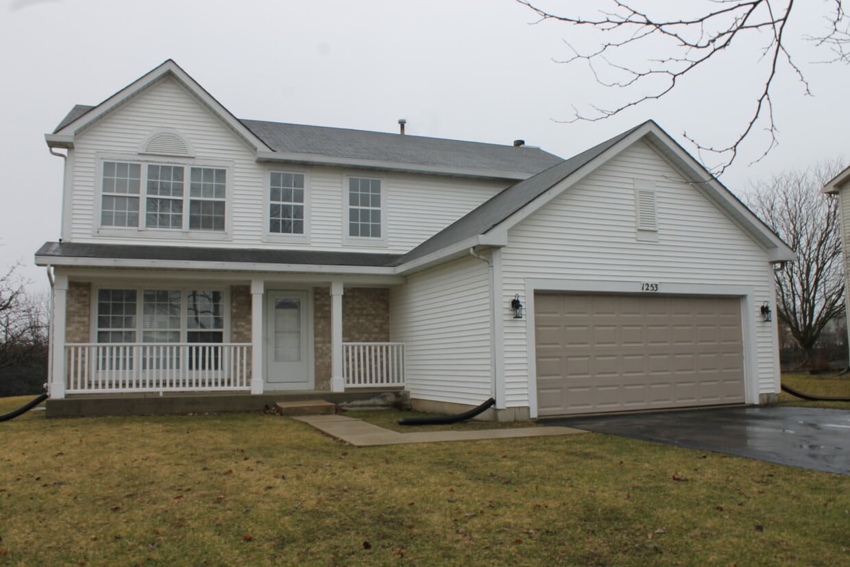 Primary Photo - 1253 E Essex Ct