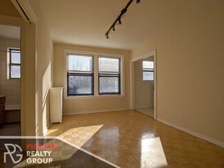 Building Photo - 739 W Belmont Ave