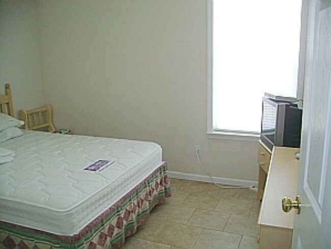 Building Photo - 17114 Guava Ave