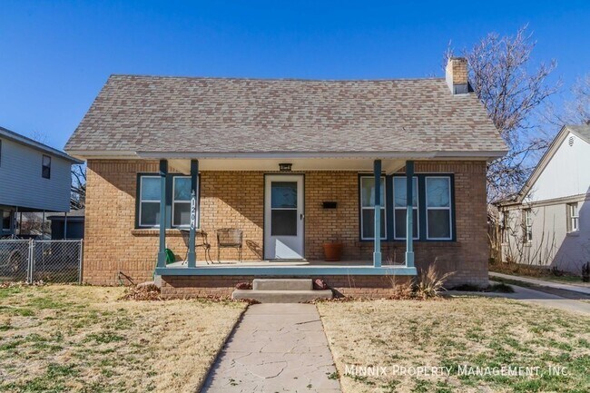 Building Photo - 1206 S. Travis St.