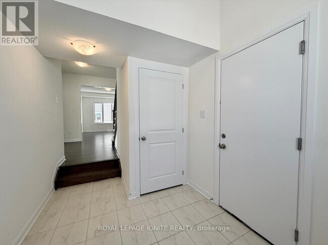 Photo du bâtiment - 28 Royal Oak Cres