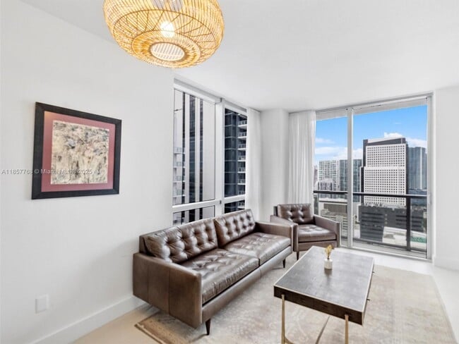 Building Photo - 1060 Brickell Ave