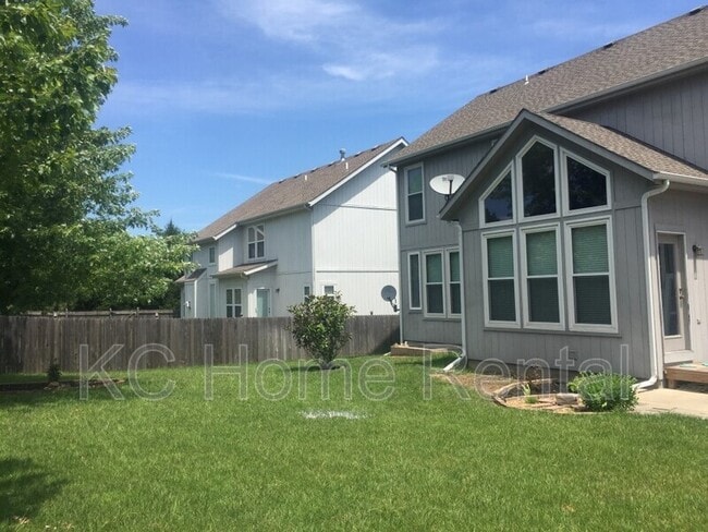Building Photo - 10106 Redbud Ln