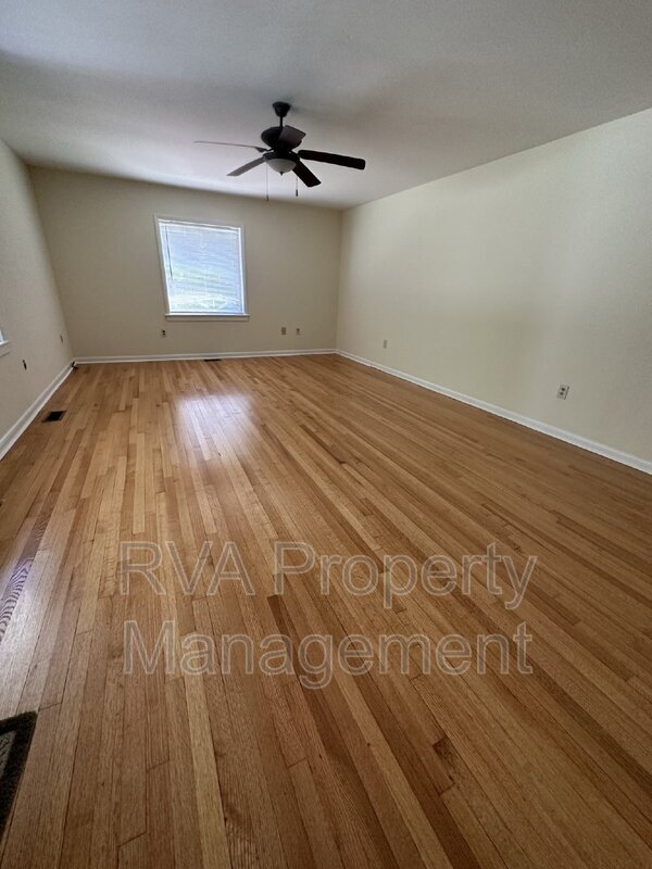 Building Photo - 12070 Karen Dr