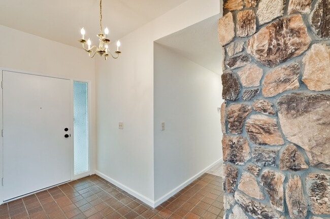 Building Photo - 3 BEDROOM 2 BATH House in Branham-Jarvis Neighborhood