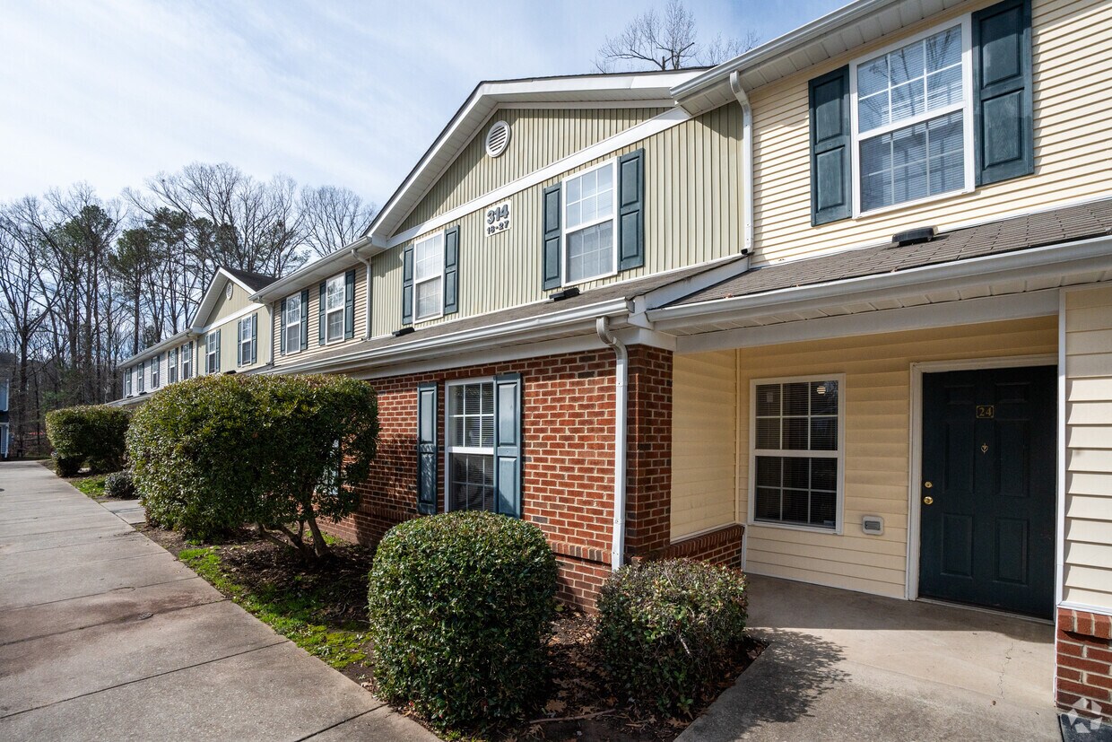 Foto principal - Pendleton Townhomes