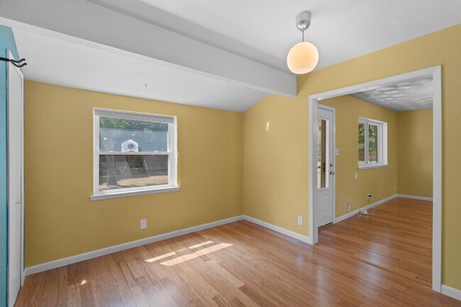 Building Photo - 8408 Stillwood Ln