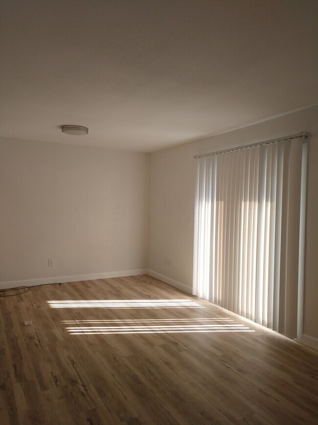 Foto del edificio - 2510 W 9th St