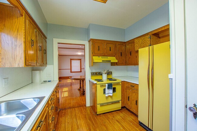 Foto del edificio - 3 Bedroom / 1 Bath Home with Washer/Dryer ...