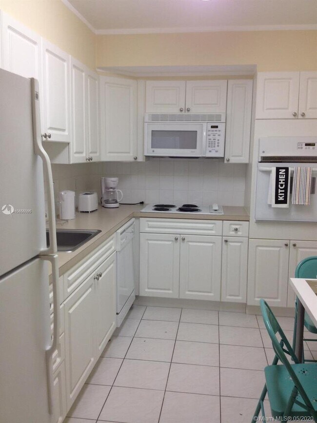 Building Photo - 3801 S Ocean Dr