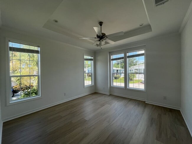 Building Photo - 250 Bimini Cay Cir