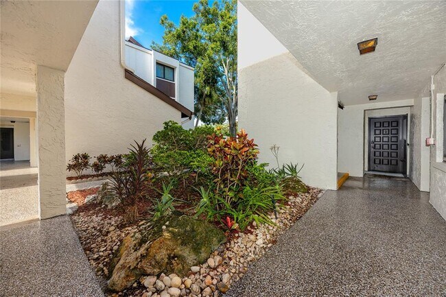 Building Photo - 2207 Belleair Rd