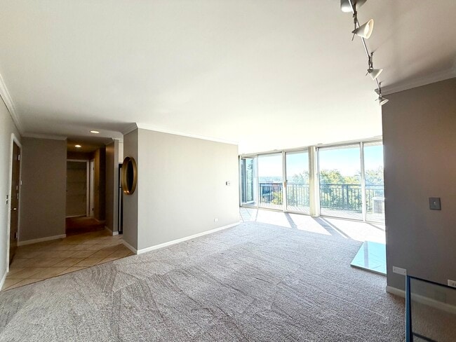 Foto del edificio - 6010 Oakwood Dr