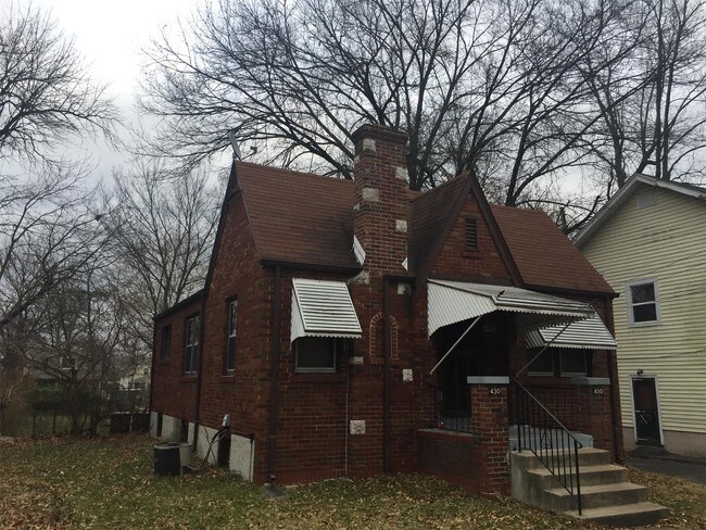 Building Photo - 430 S Clark Ave