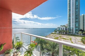 Building Photo - 1155 Brickell Bay Dr