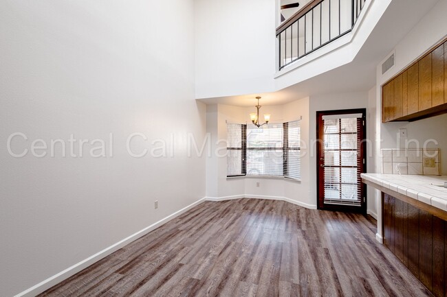 Building Photo - 3 Bedroom/2.5 Bath Townhome - $1995 per mo...