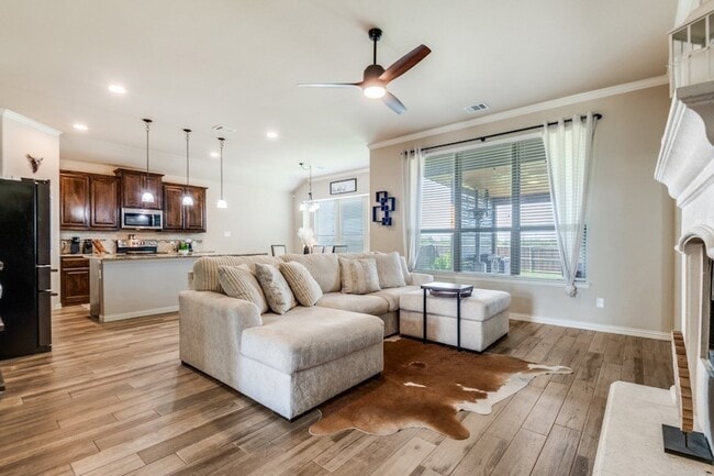 Building Photo - 485 Collin St