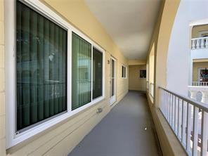 Building Photo - 2223 Philippine Dr