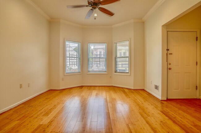 Foto del edificio - 221 Claremont Ave
