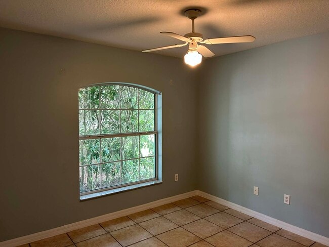 Front bedroom - 3 Frank Pl