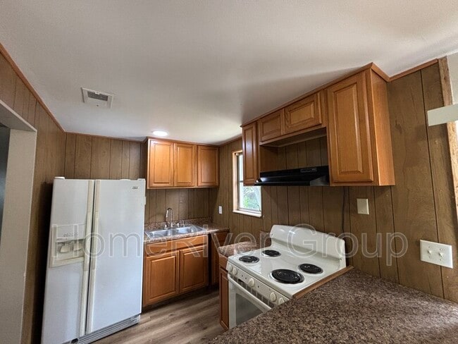Building Photo - 6153 Spring Hill Dr