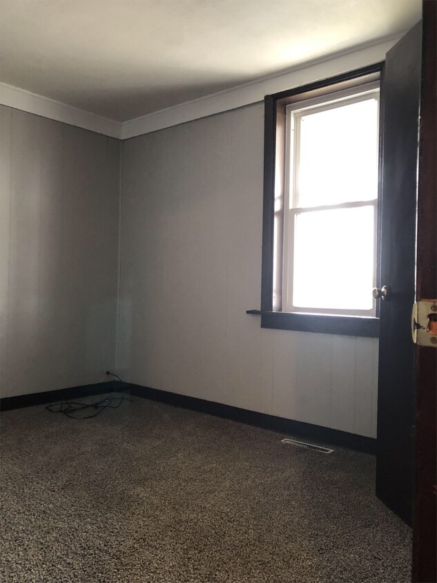 Foto principal - 8689 Bernet Rd